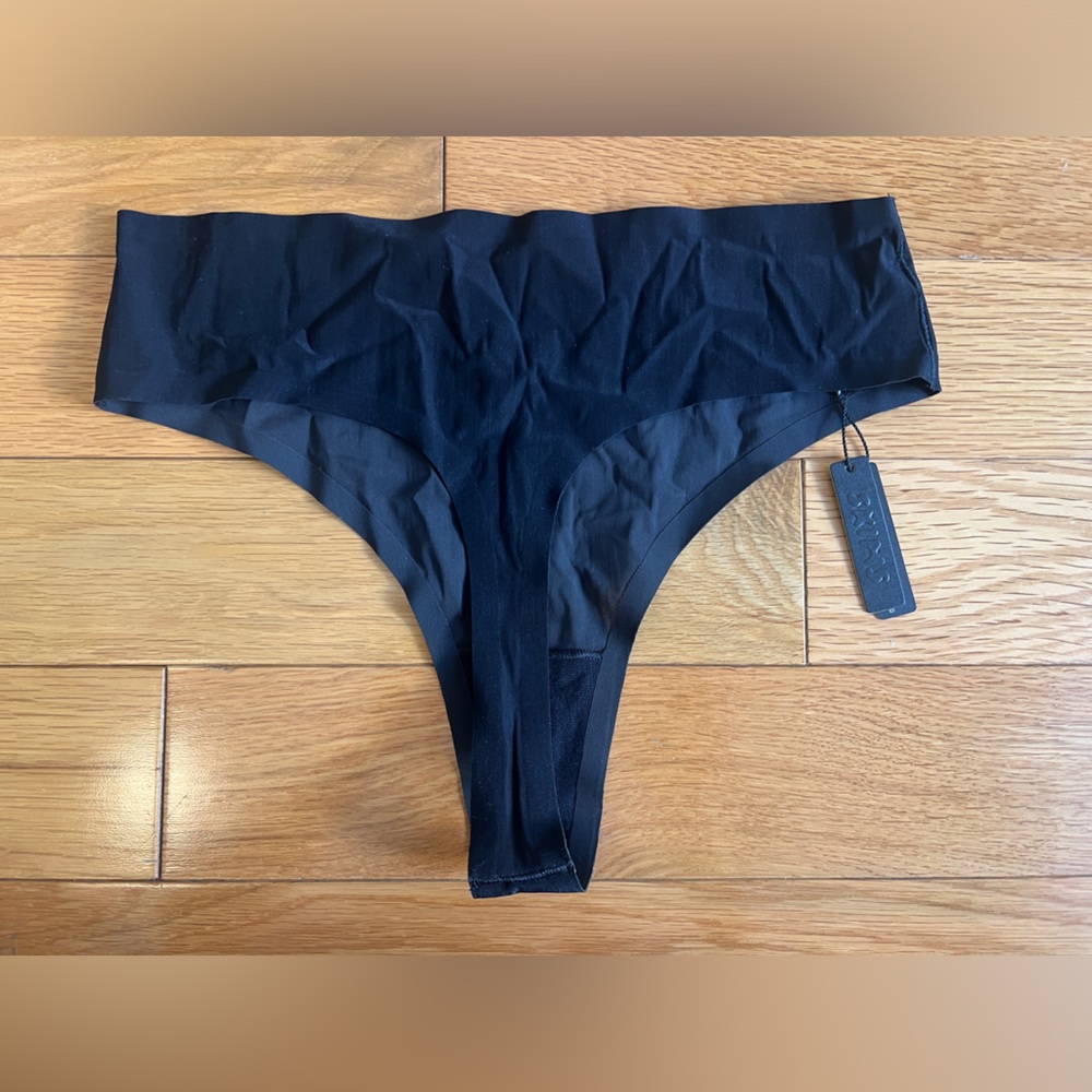 Skims Naked High Waisted Thong - Picture 3 of 5
